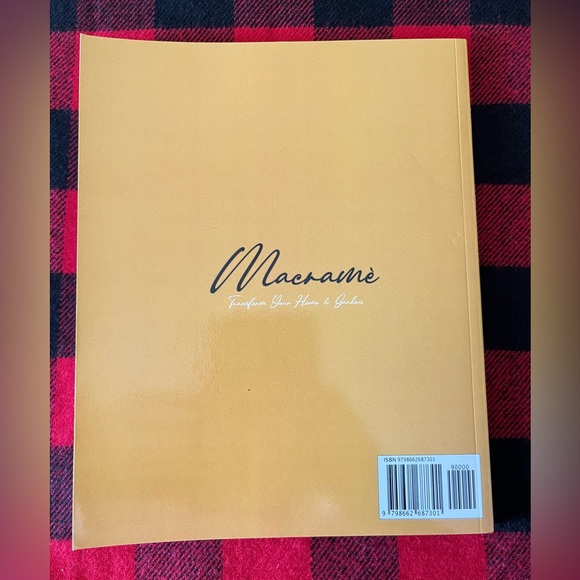 Macramé Projects Book - Picture 2 of 2